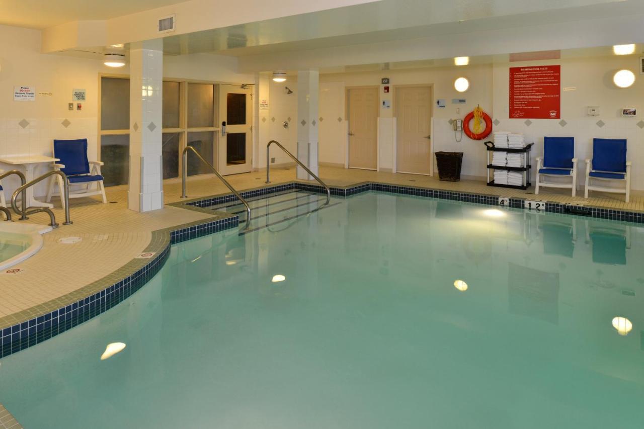 Holiday Inn Express Edmonton North By Ihg Eksteriør billede