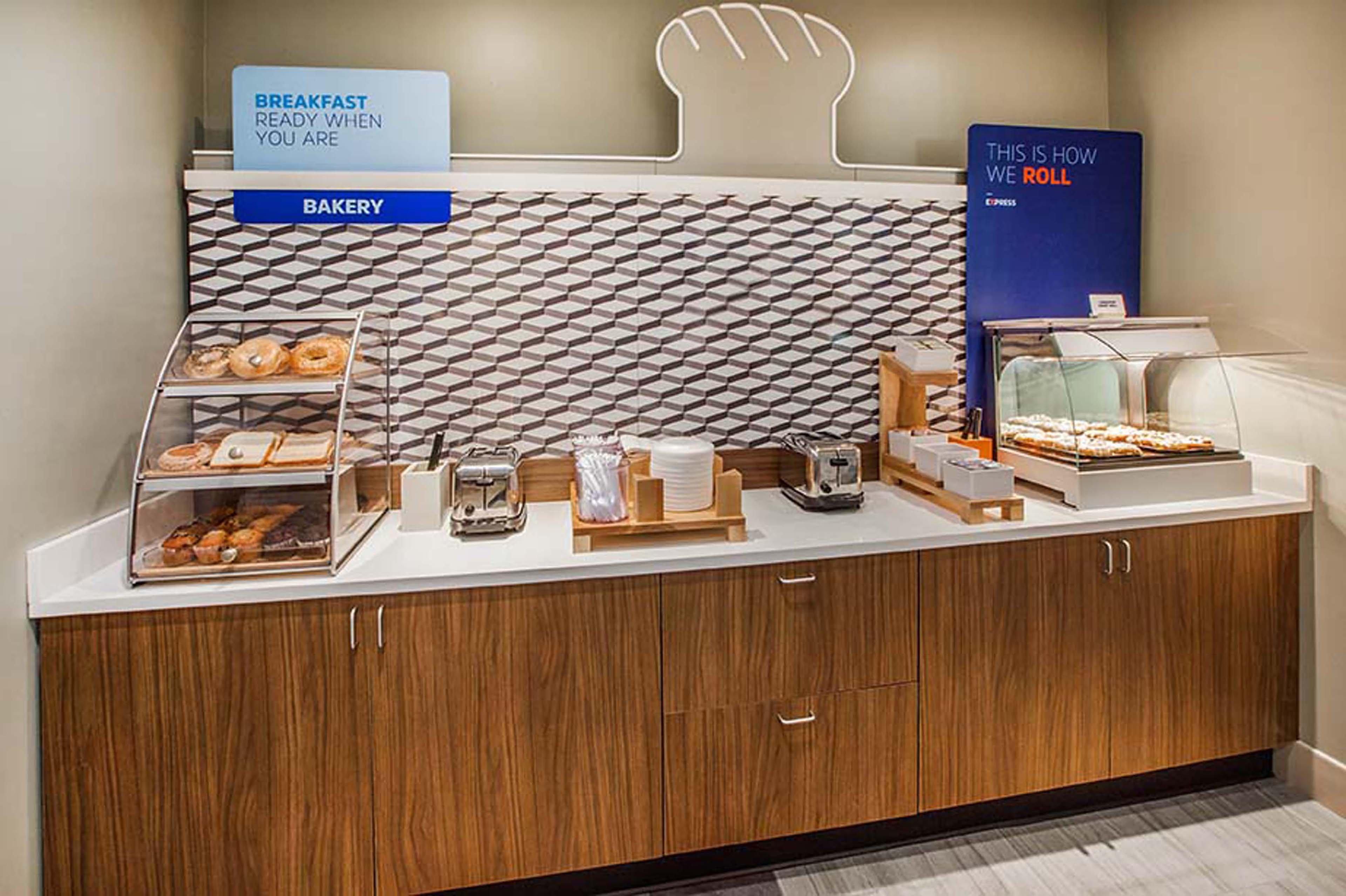 Holiday Inn Express Edmonton North By Ihg Eksteriør billede
