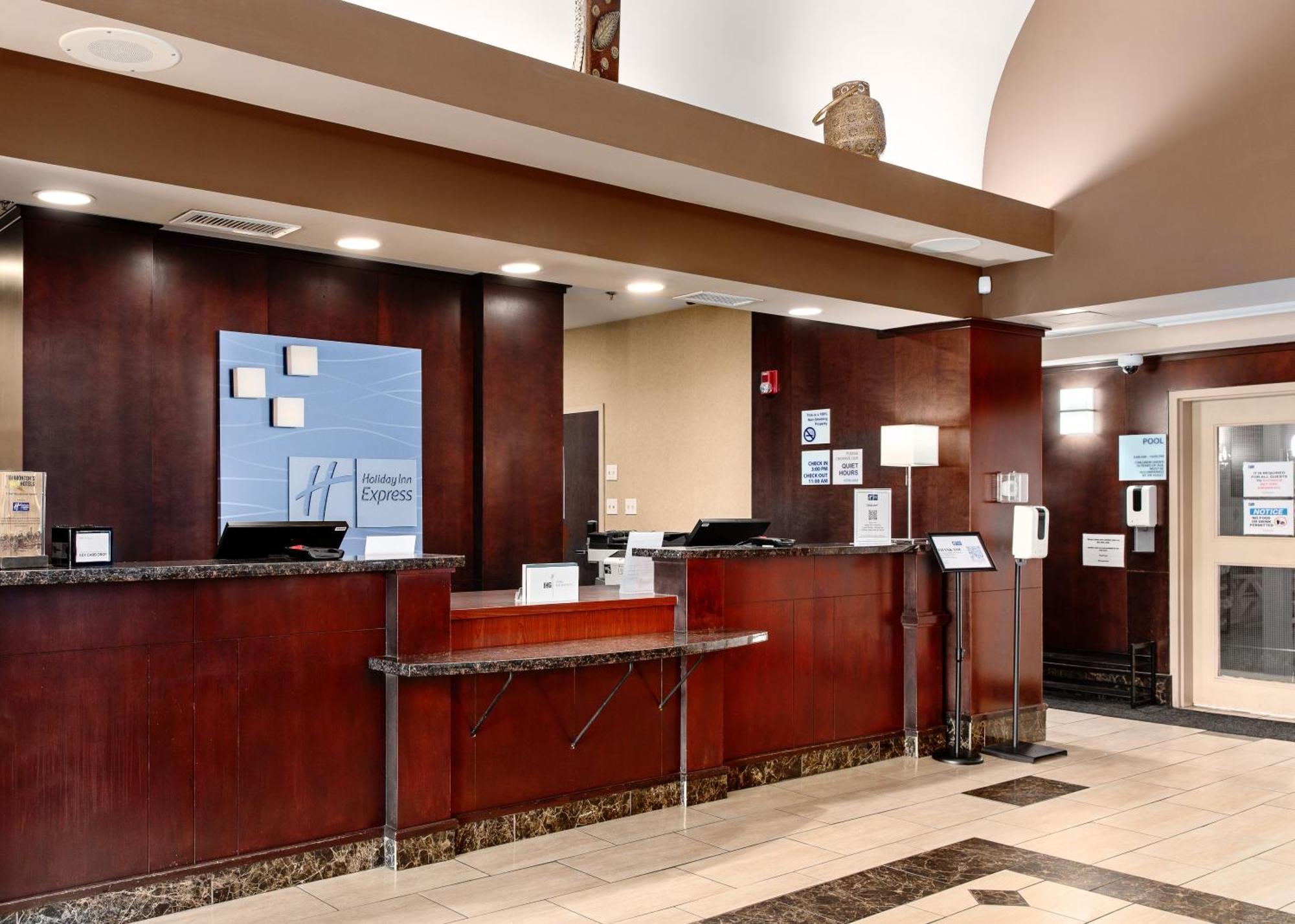 Holiday Inn Express Edmonton North By Ihg Eksteriør billede